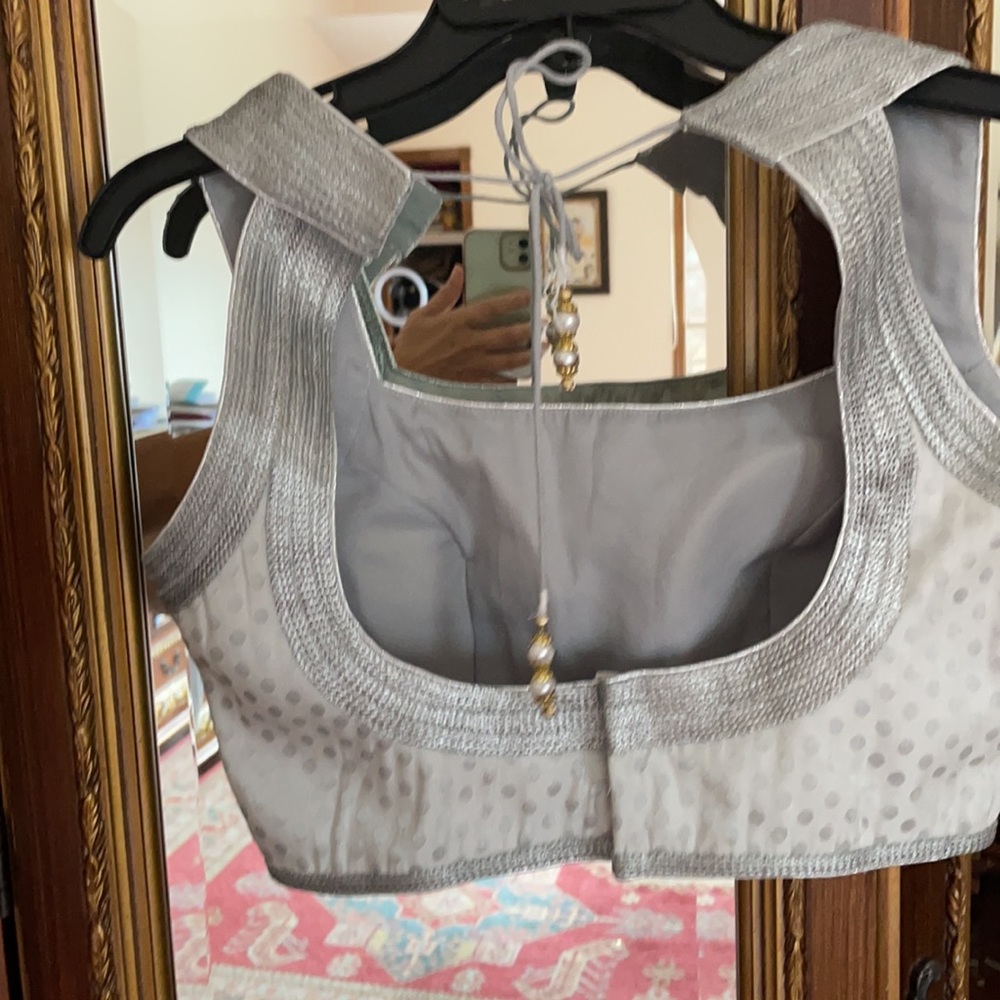 Silver blouse - Picture 2 of 5